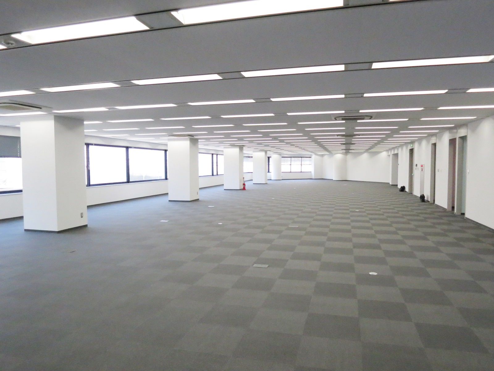 採光十分な明るいオフィス