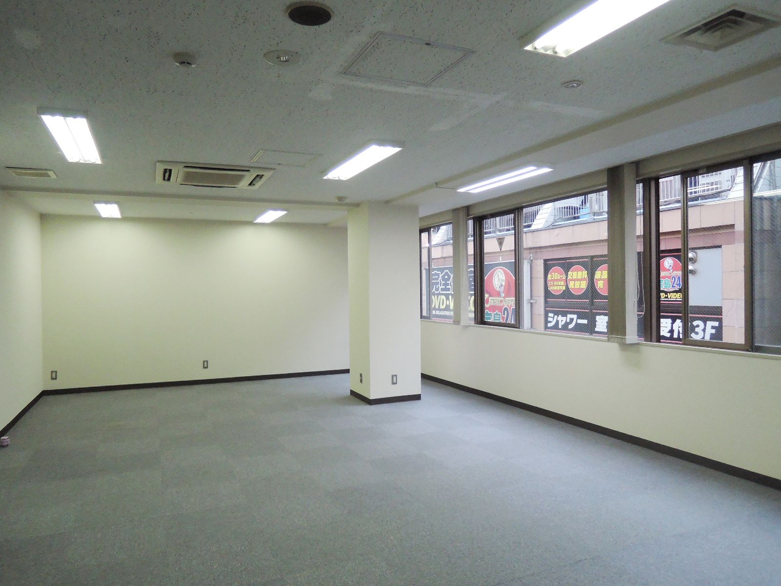 オフィス室内参考画像（305号室）
