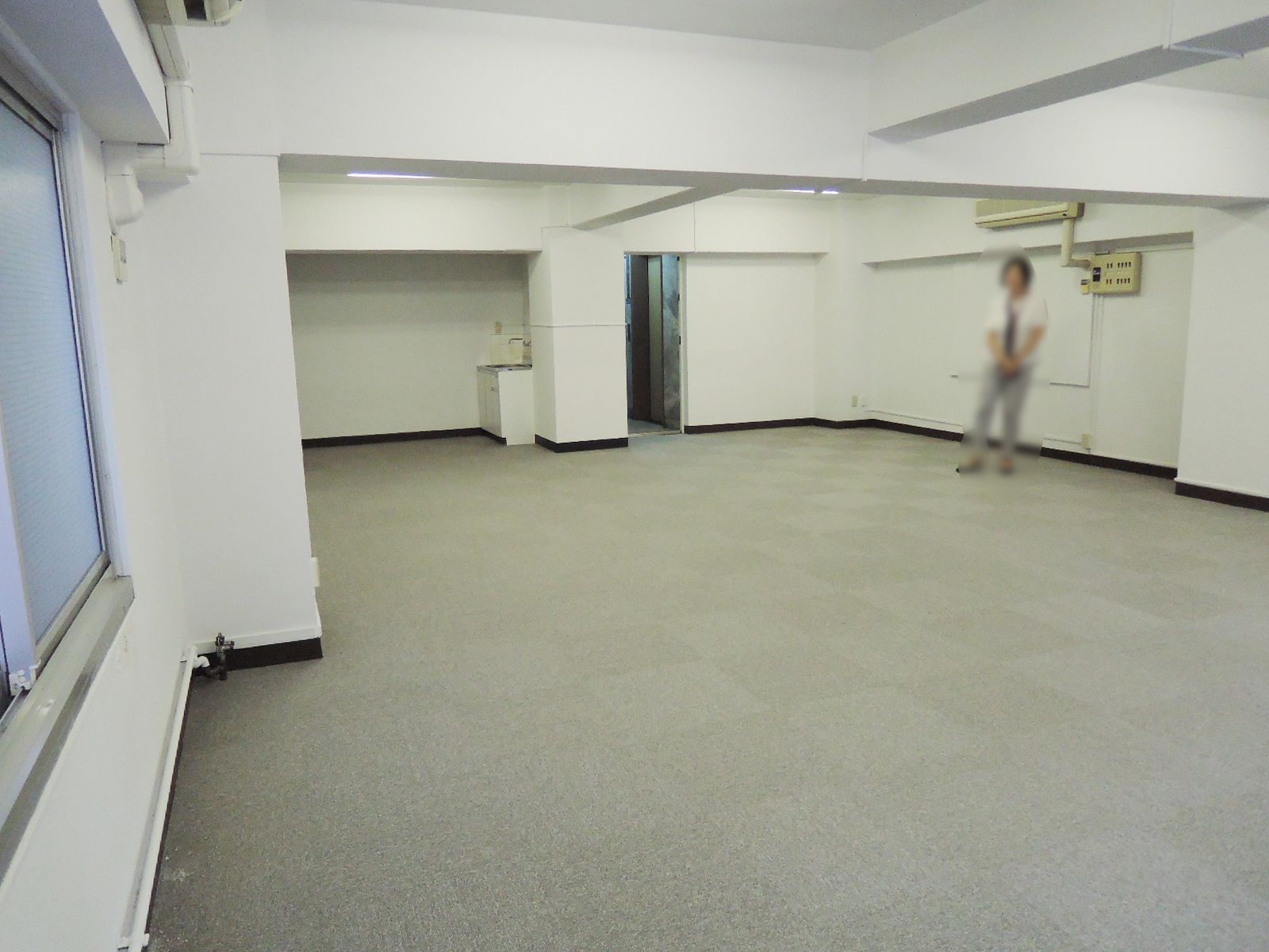 貸室奥から見た様子