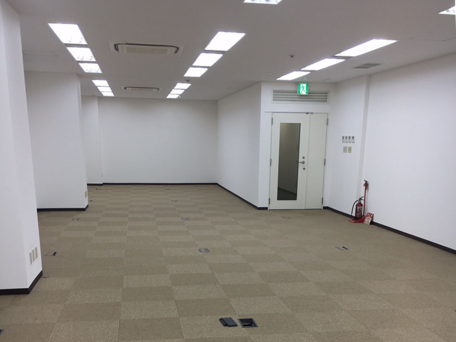 貸室奥から見た様子