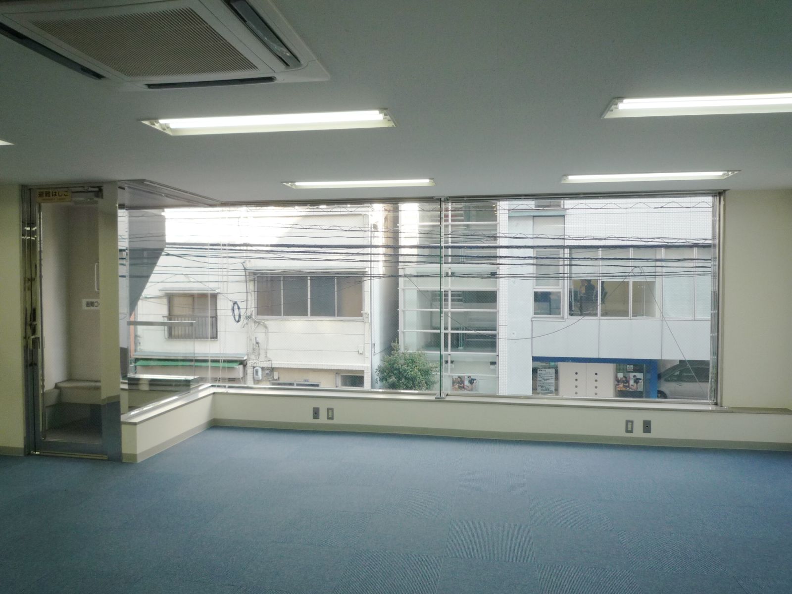 窓際の様子