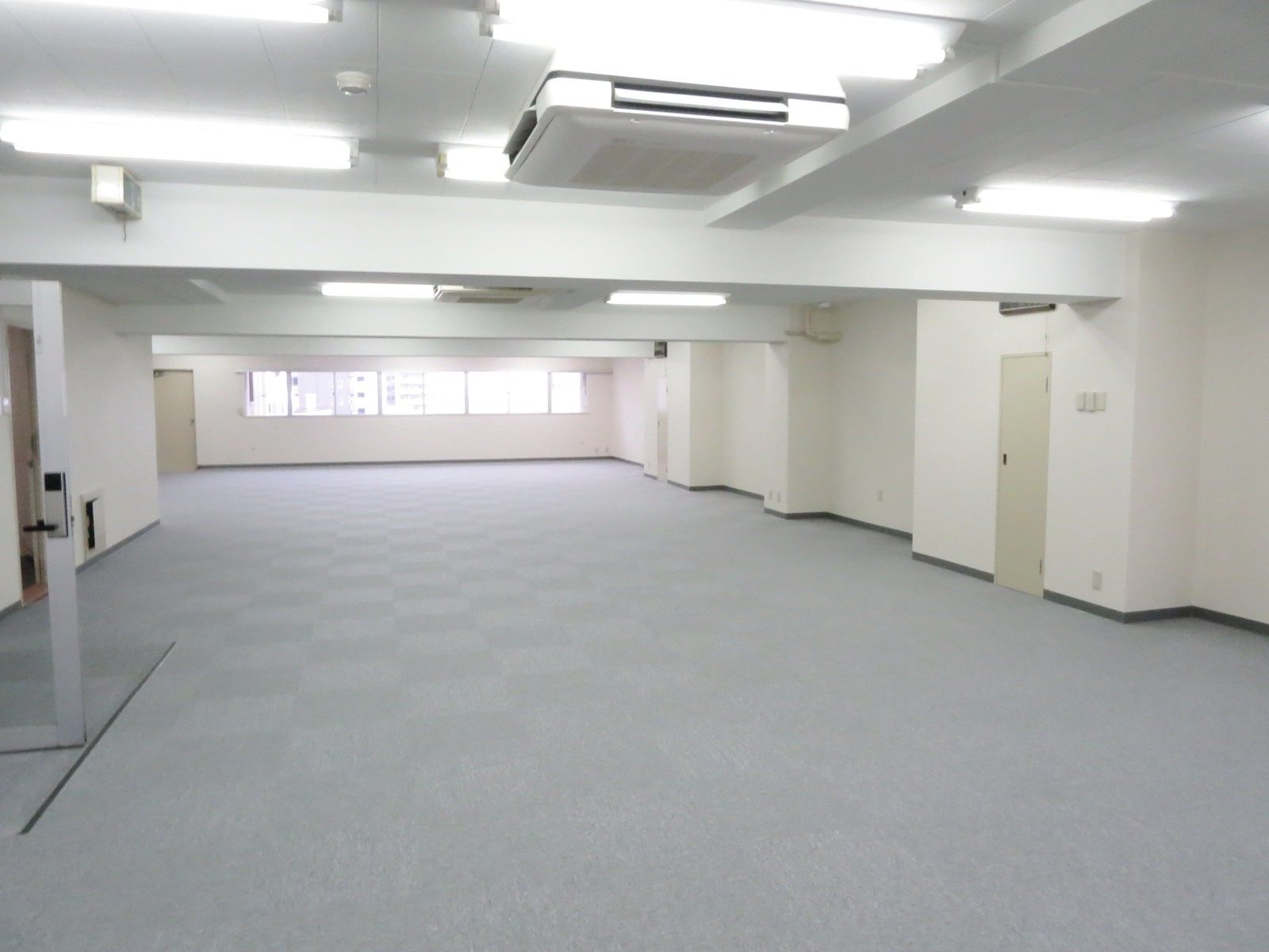 オフィス室内参考画像