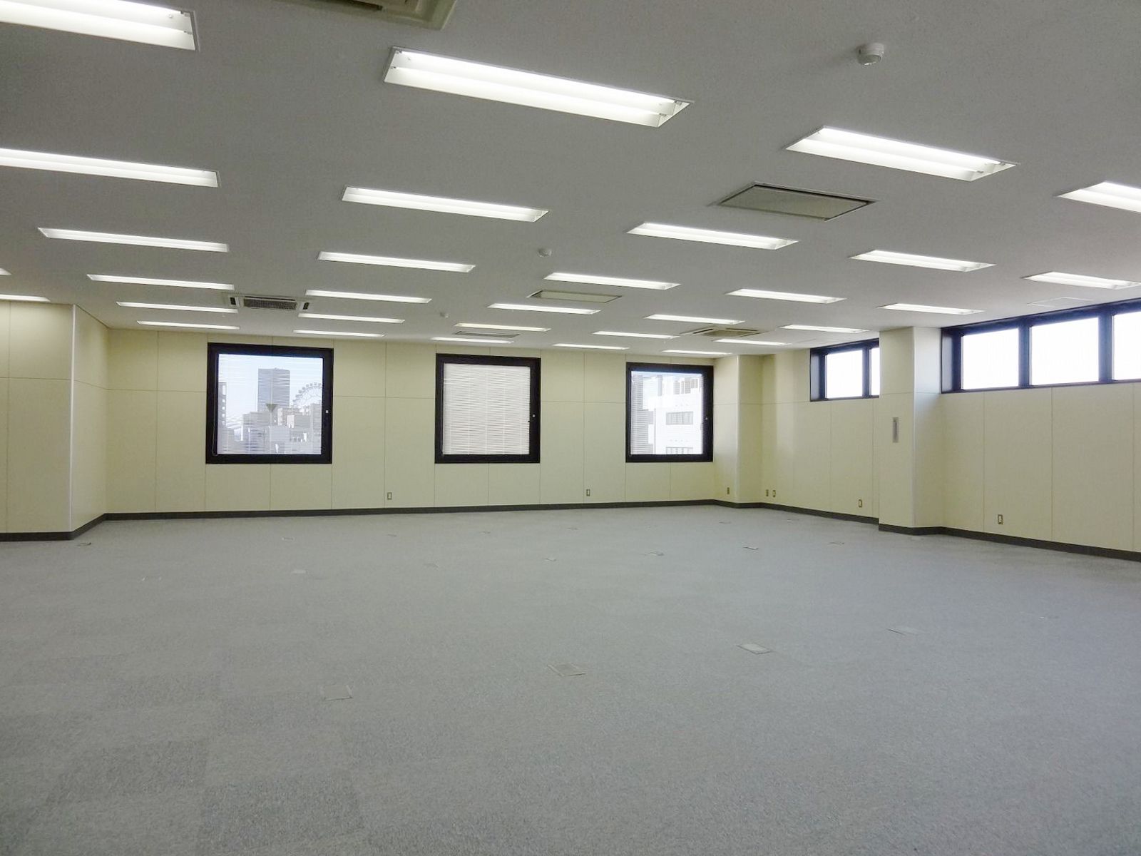 オフィス室内参考画像