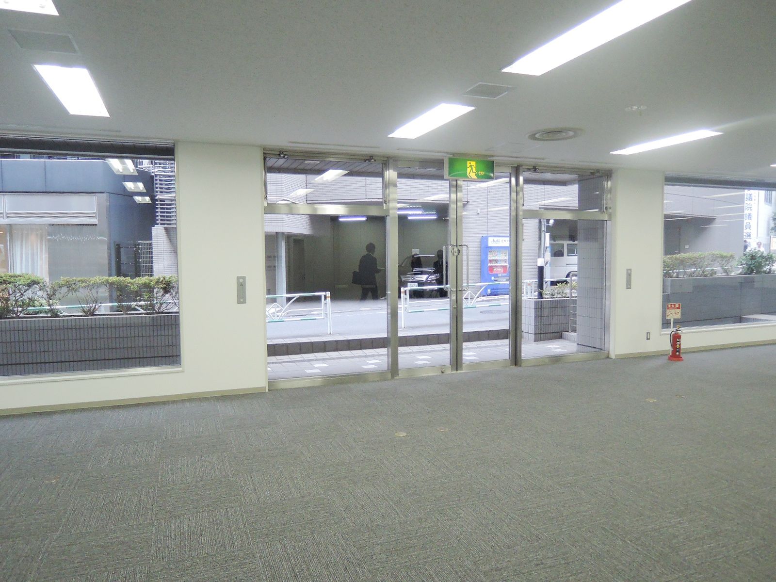 貸室出入口（1階）