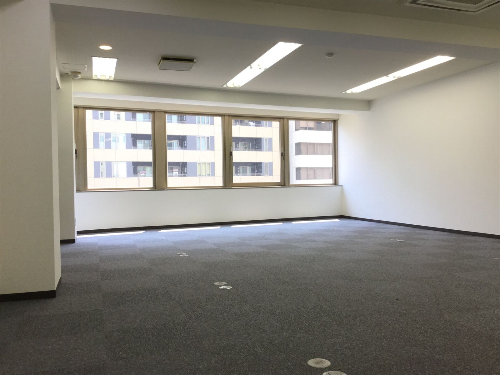 オフィス室内参考画像
