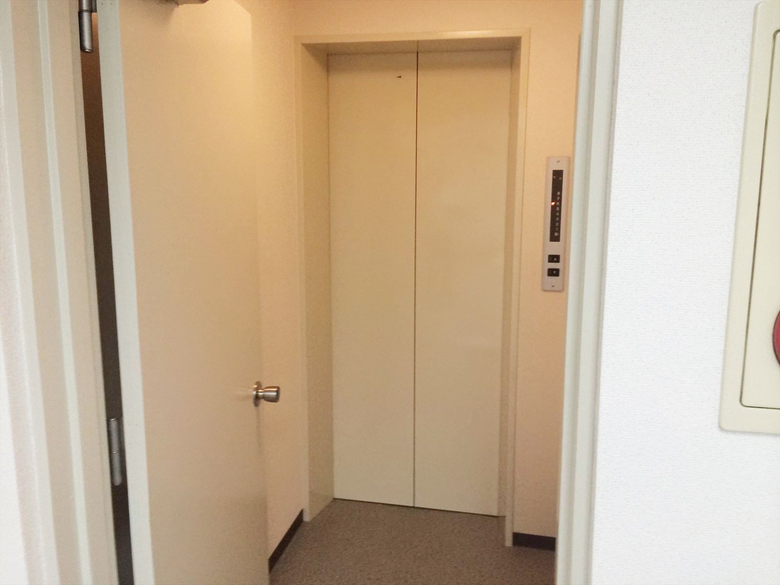 エレベーター