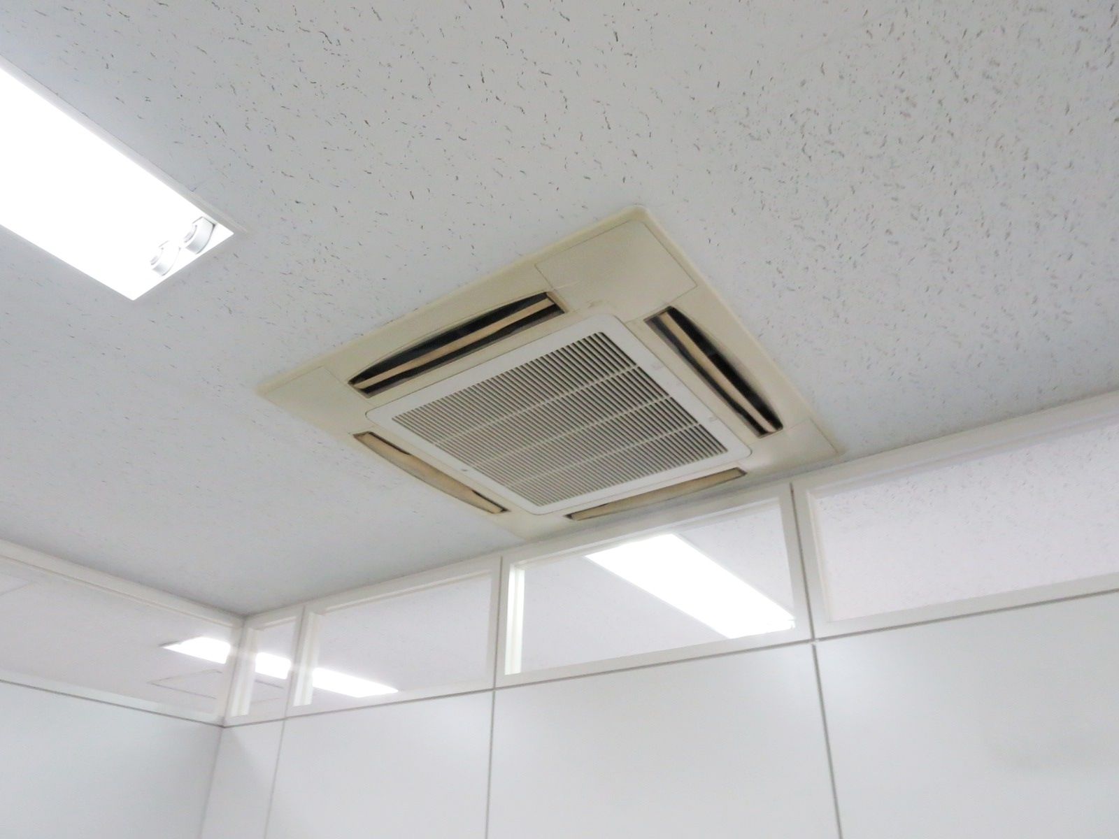 空調機器