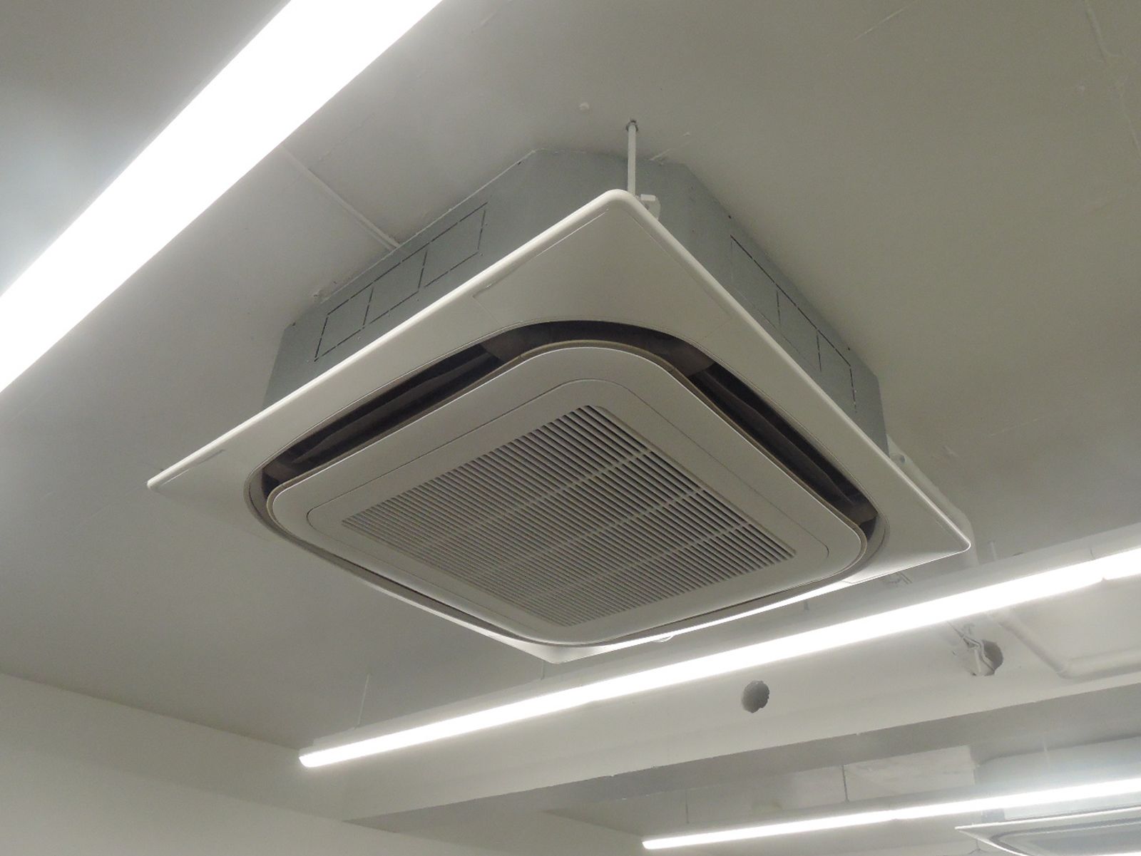空調吹き出し口