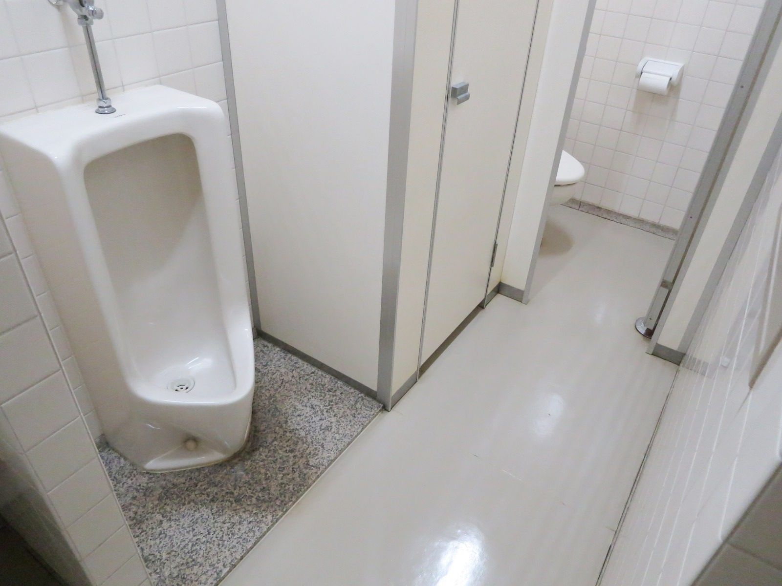 男性用トイレ