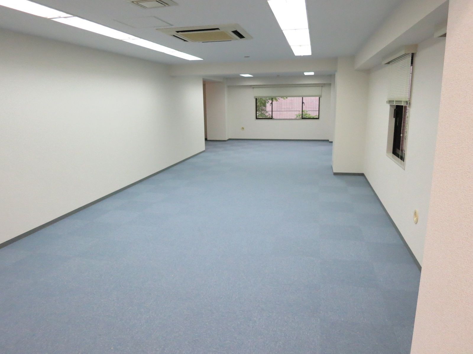別角度からの様子