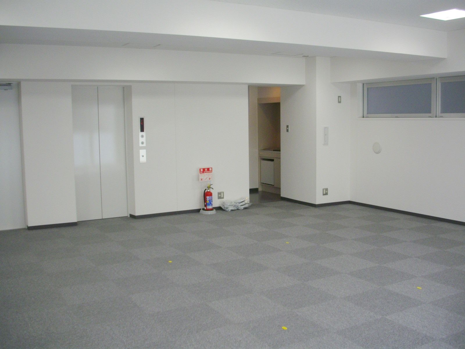 貸室奥から見た様子