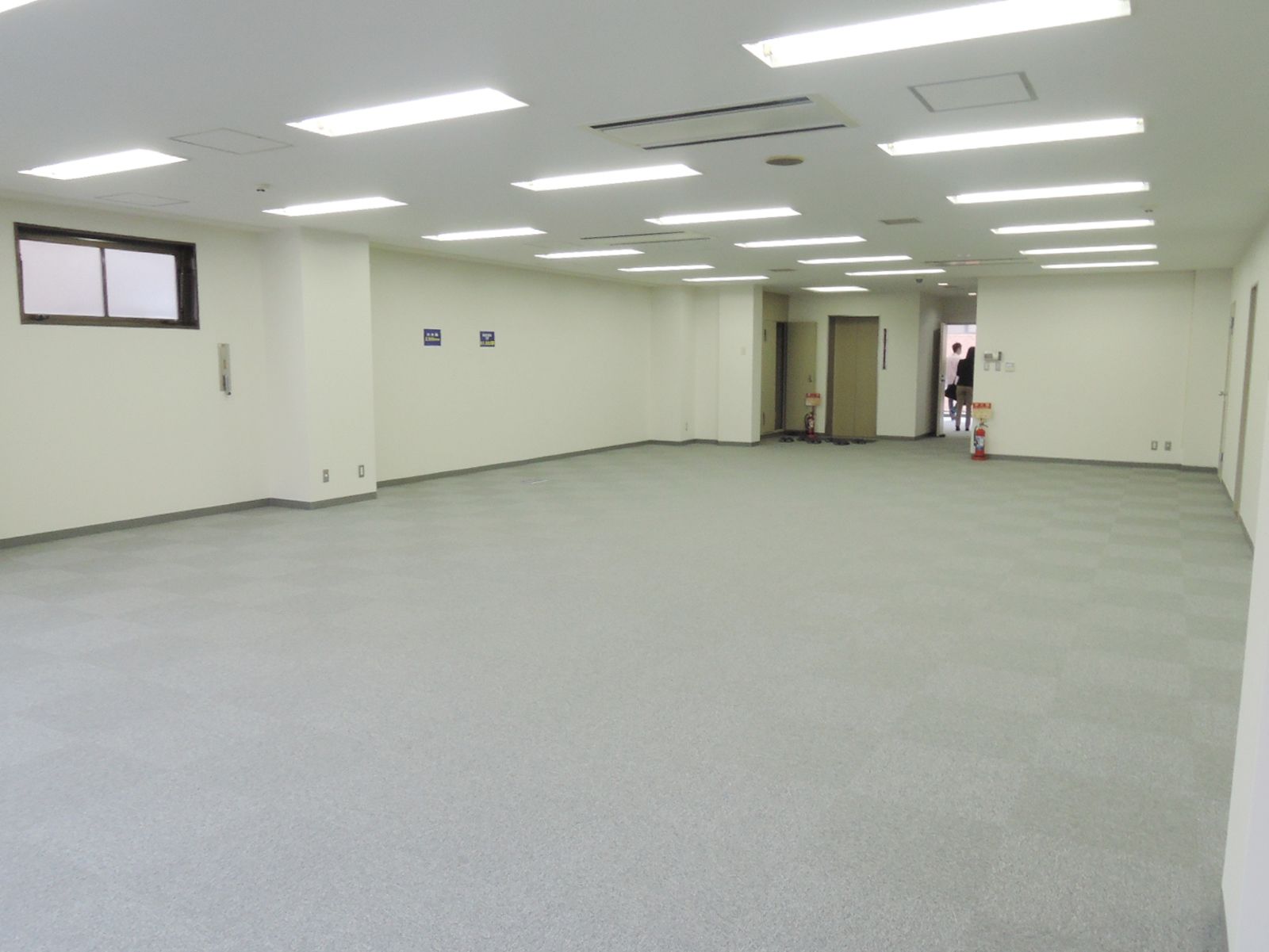 貸室奥から見た様子