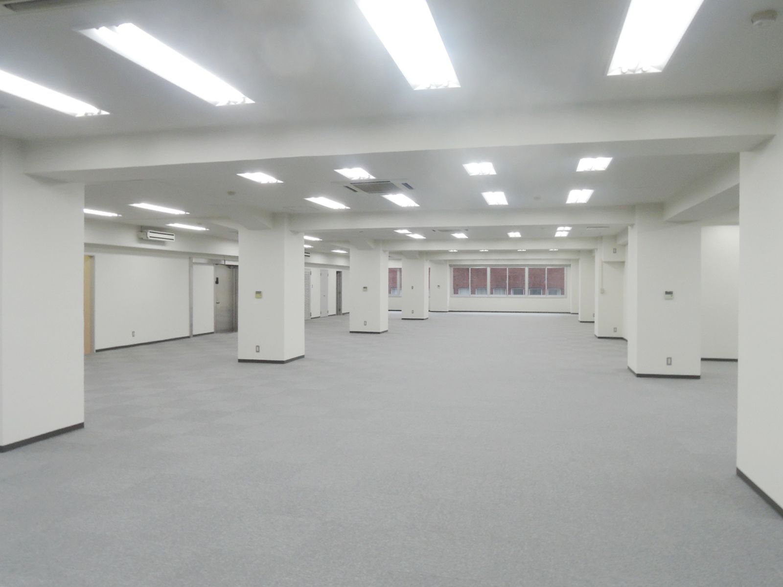 オフィス室内参考画像