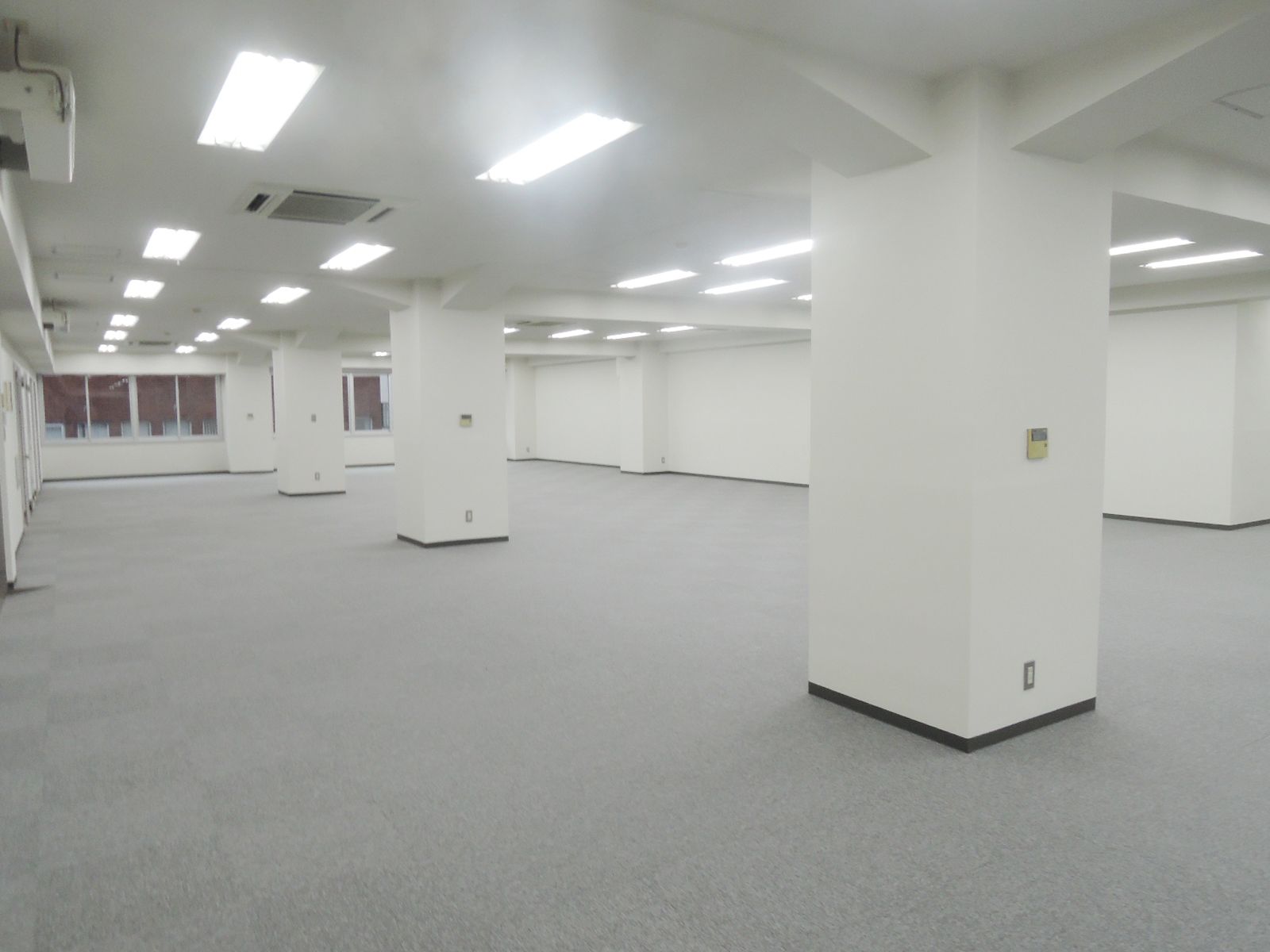 基準階は約130坪