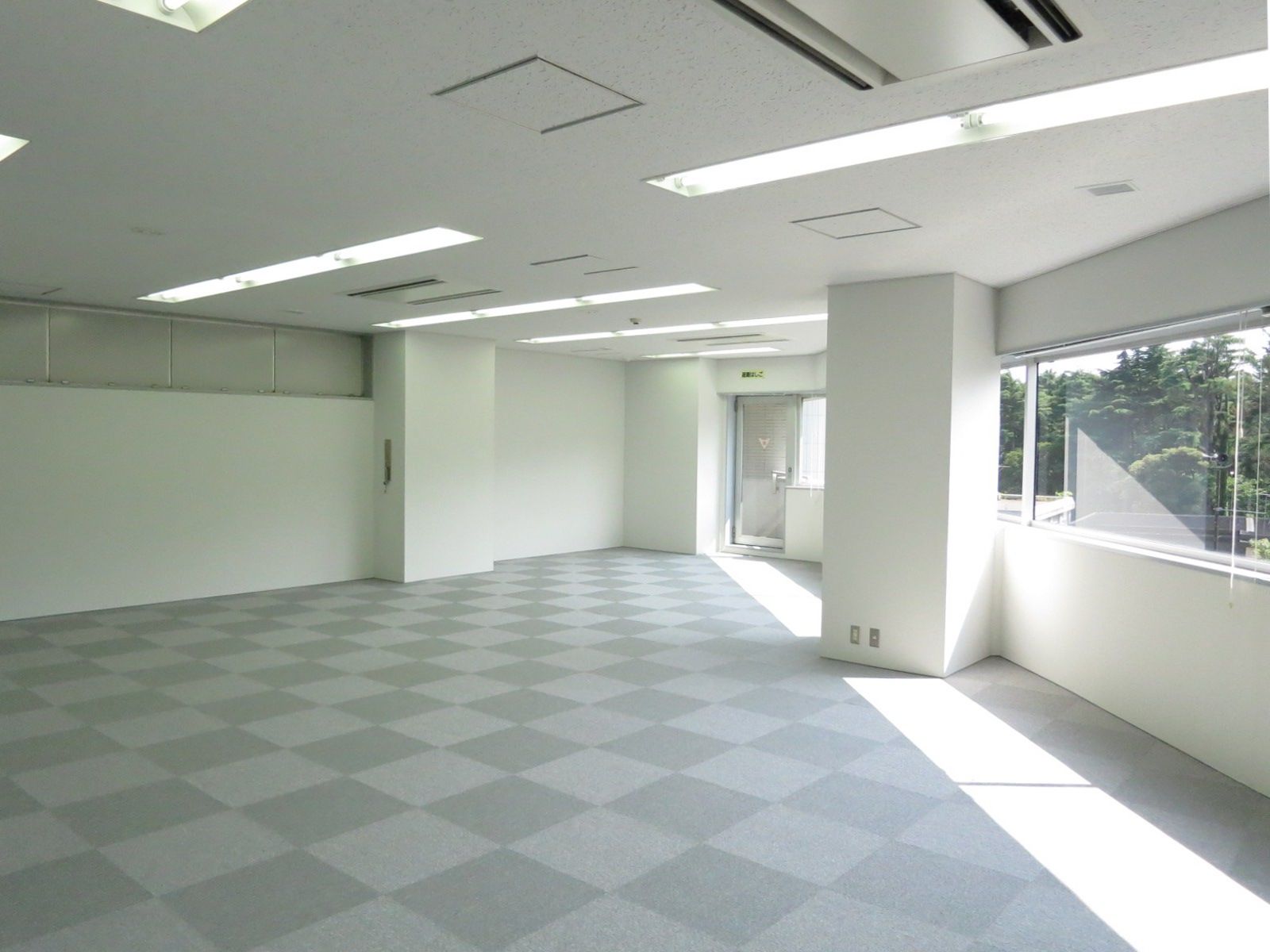 別角度の様子