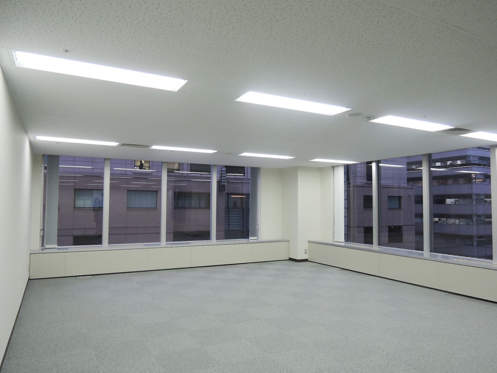オフィス室内参考画像