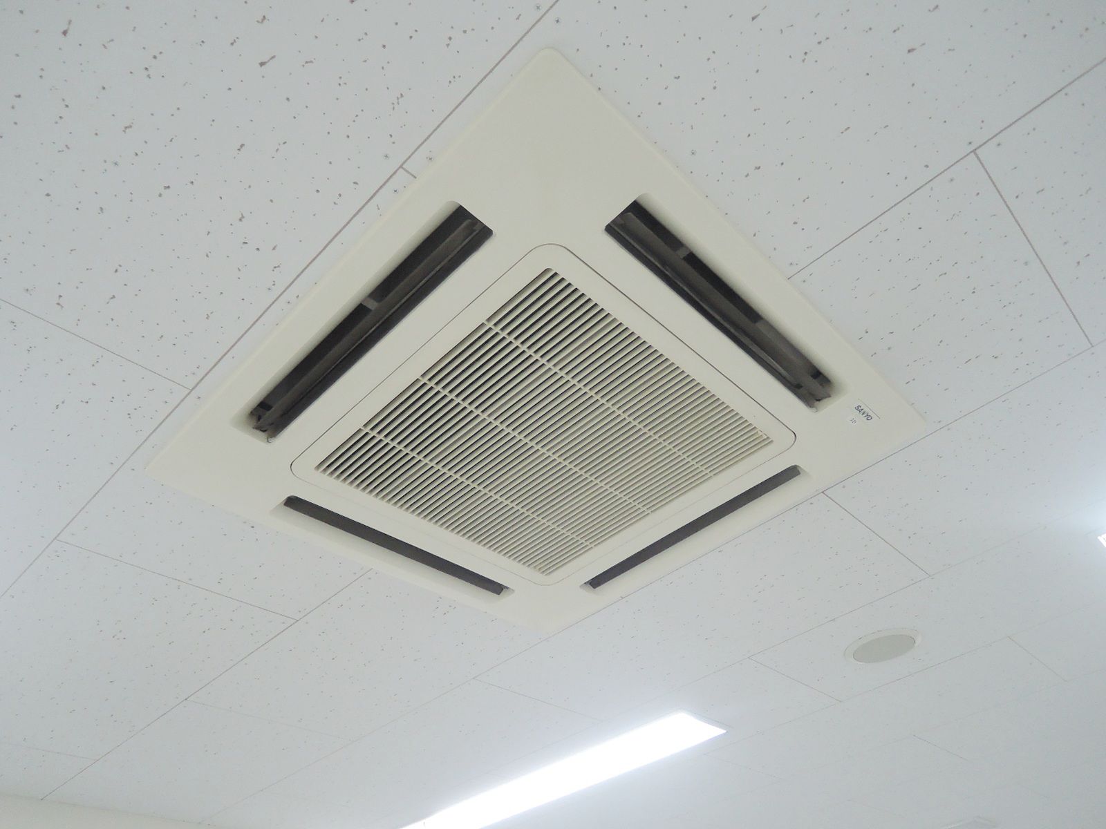 空調機器