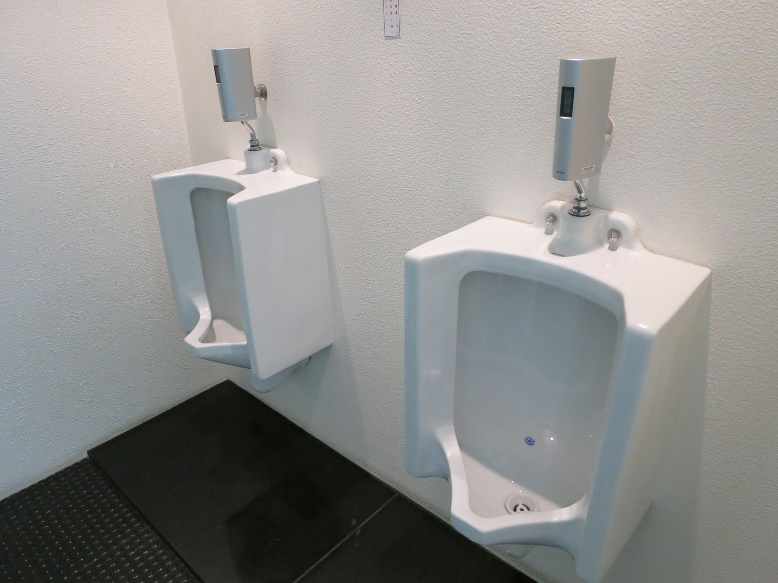 男性用トイレ
