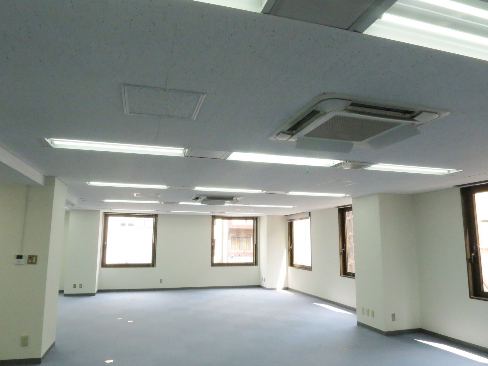 貸室奥から見た様子