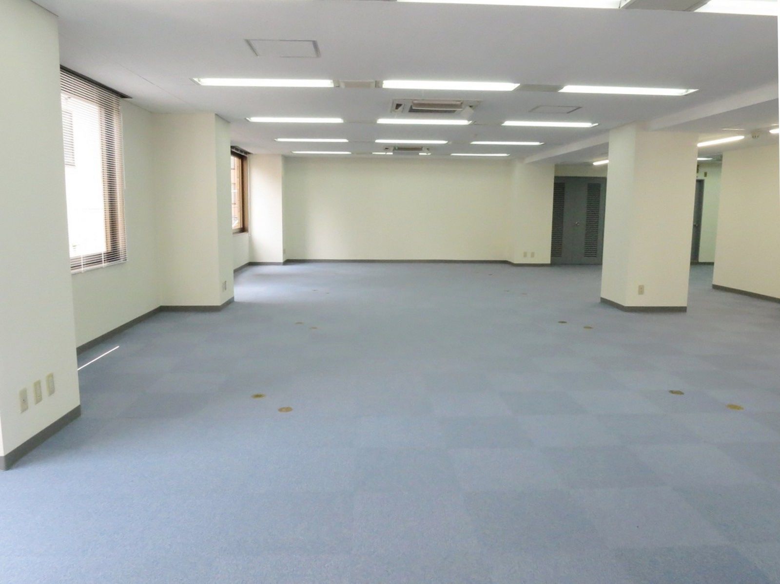 オフィス室内参考画像
