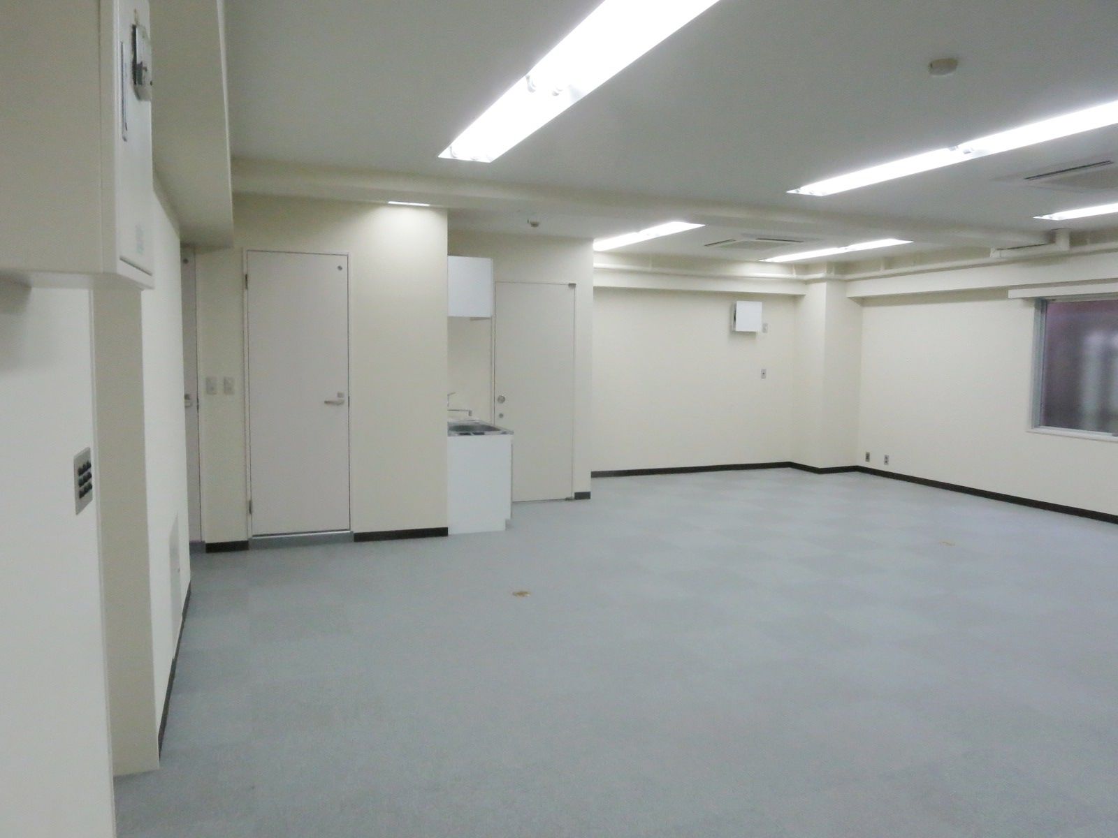 オフィス室内参考画像（502号室）