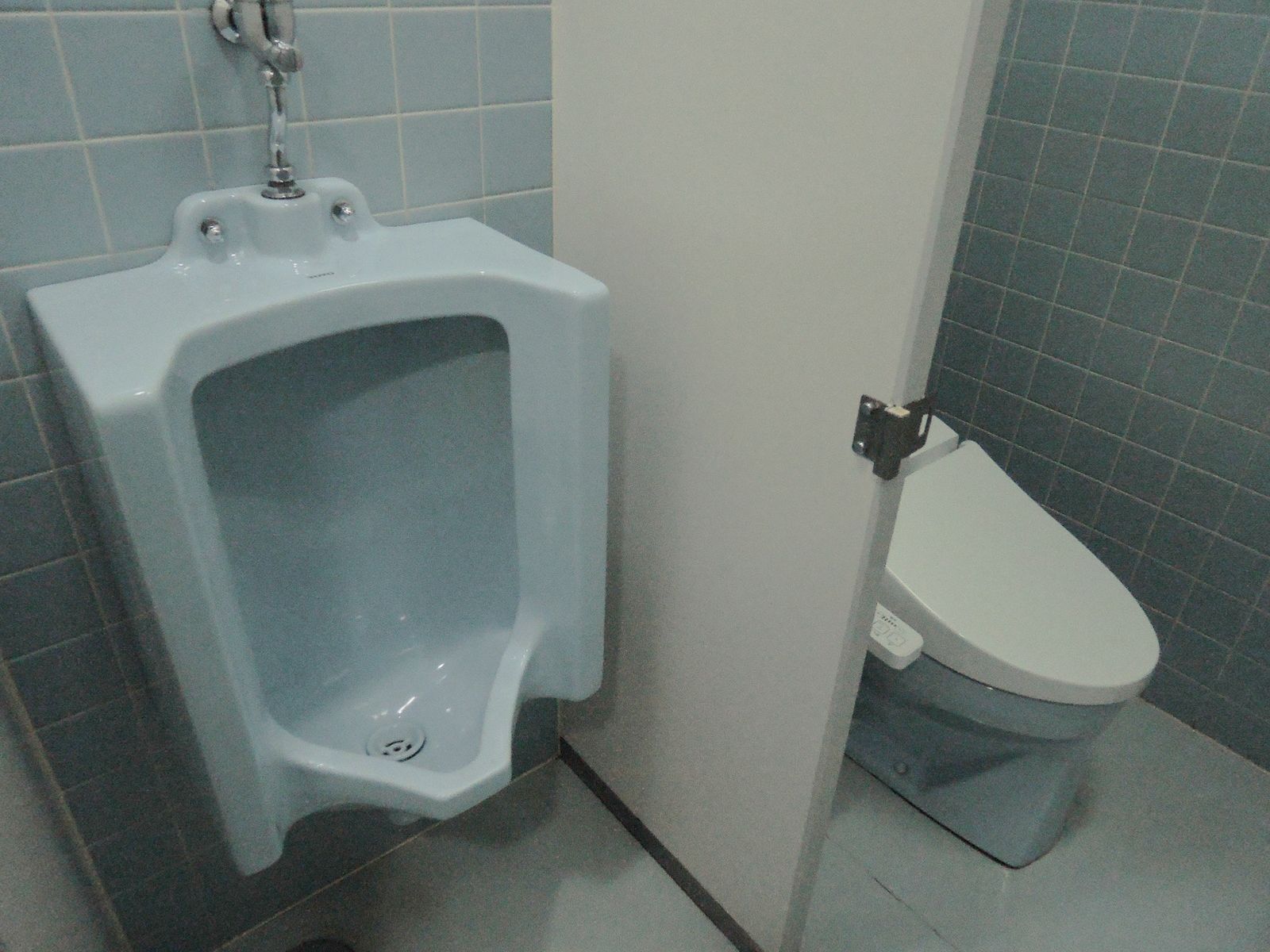 トイレ個室・男性用トイレ