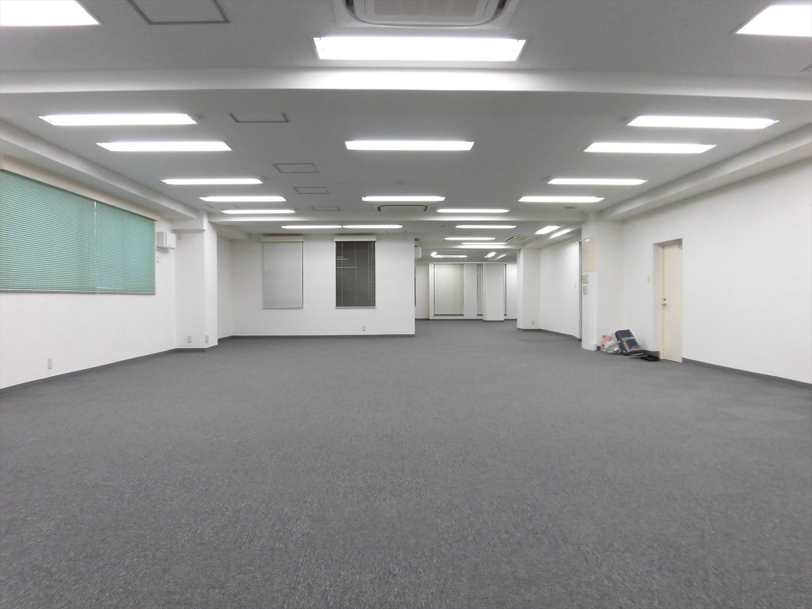 貸室奥から見た様子