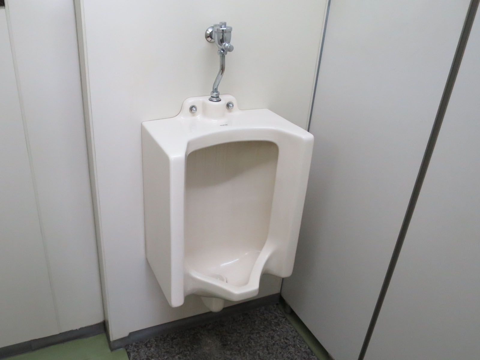 男性用トイレ