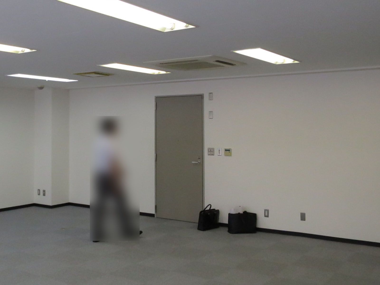 貸室出入口
