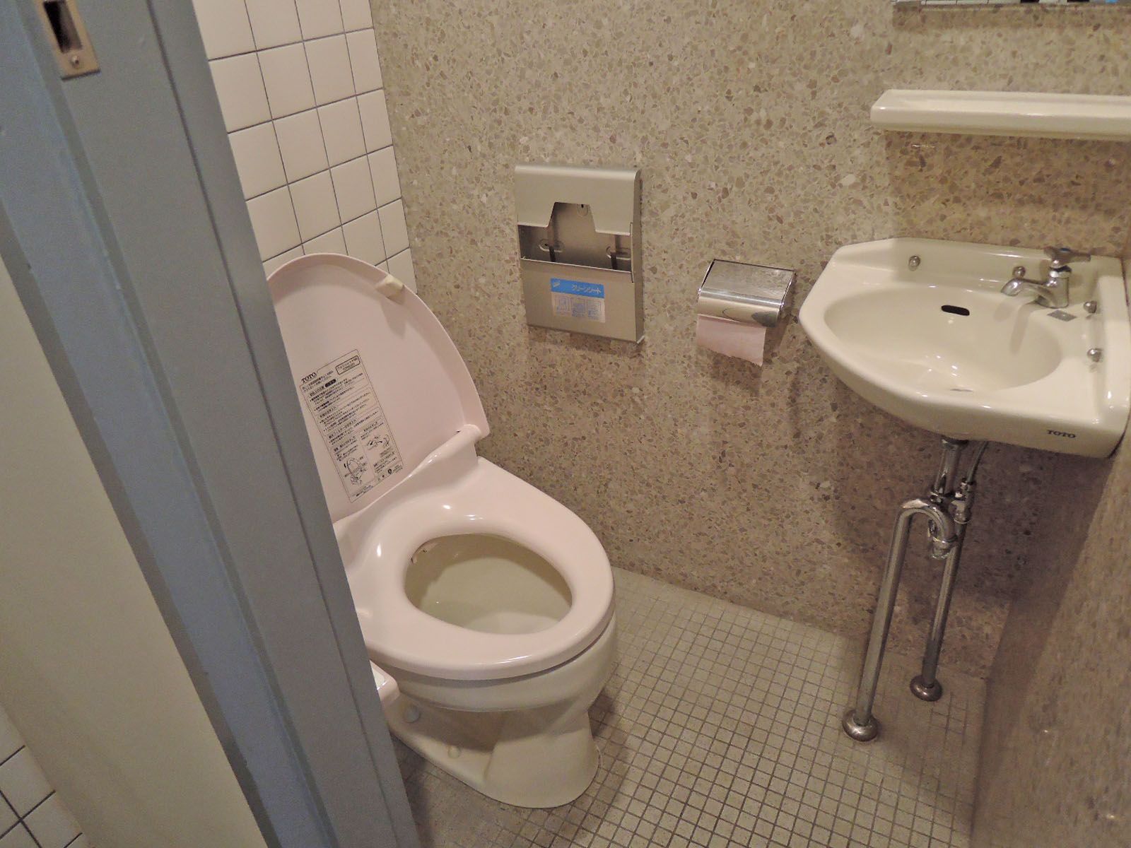 トイレ個室