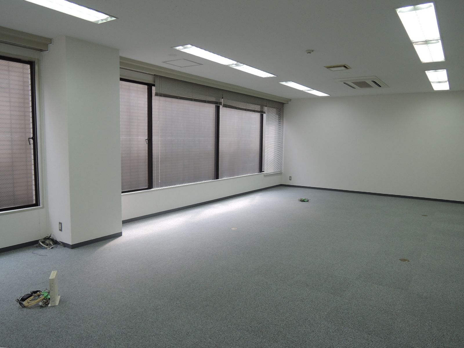 オフィス室内参考画像