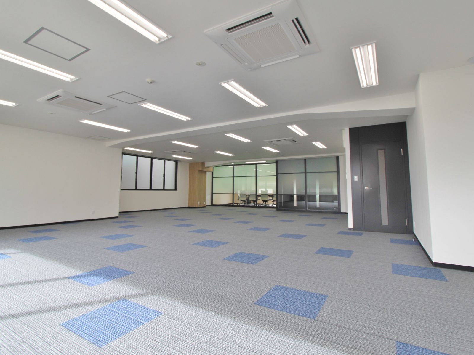 貸室奥から見た様子