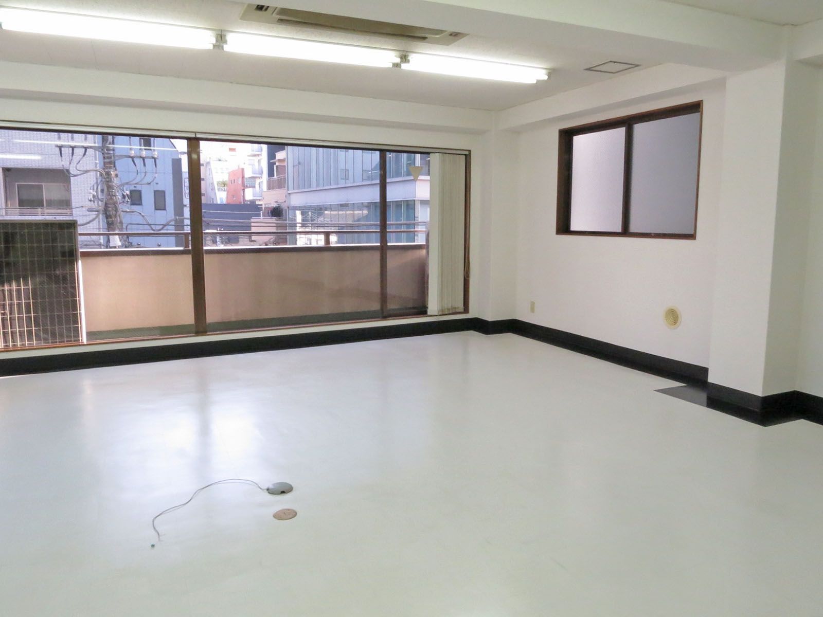 オフィス室内参考画像（3階）