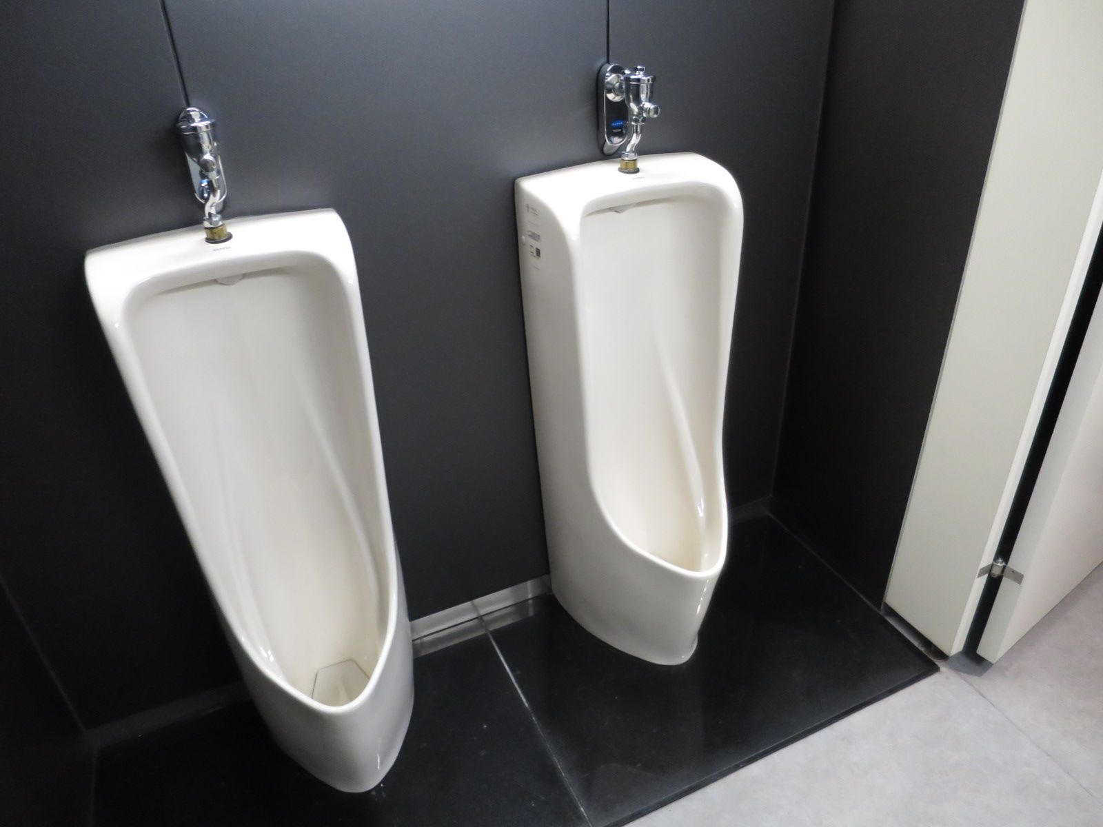 男性用トイレ