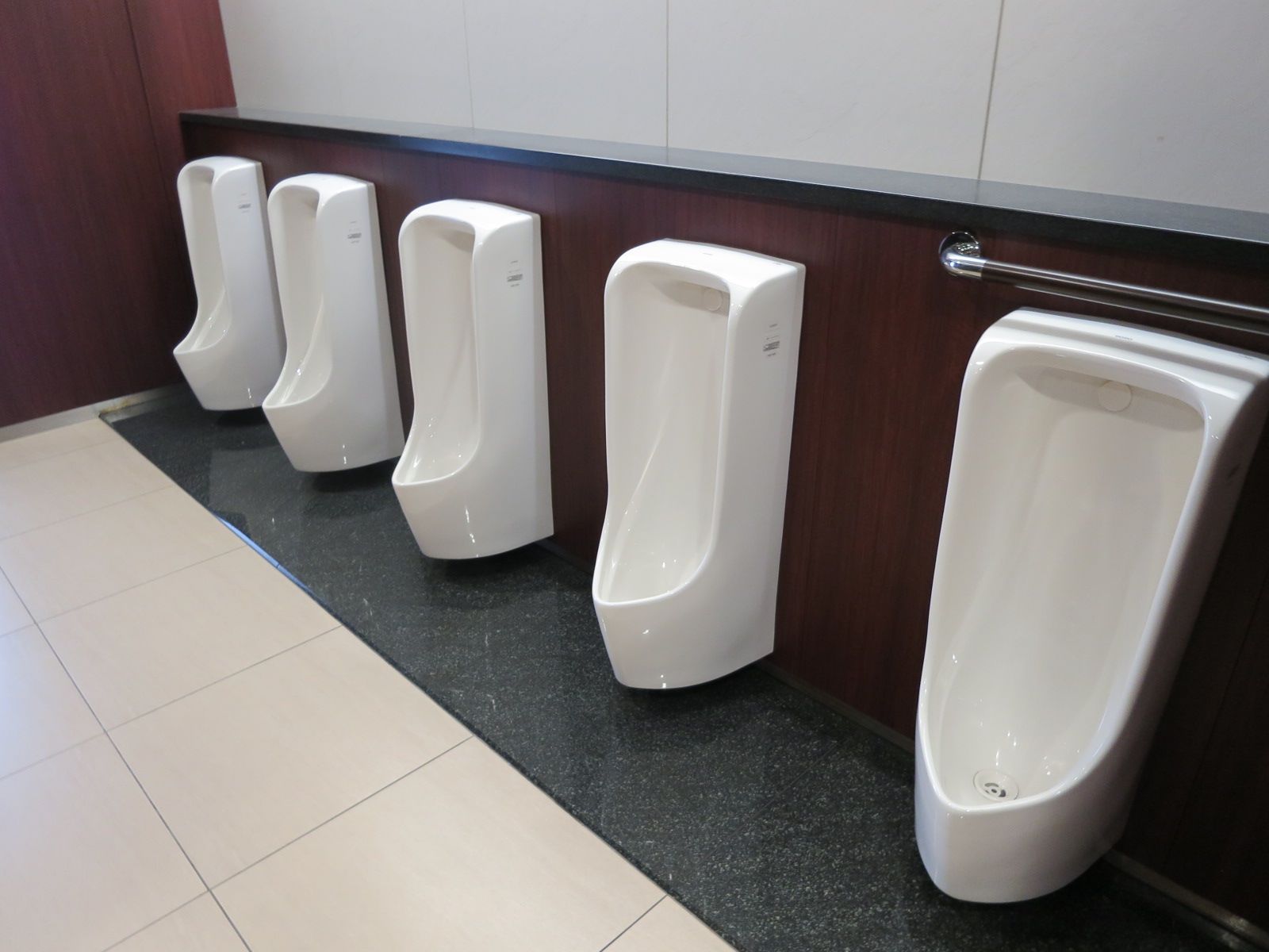 男性用トイレ