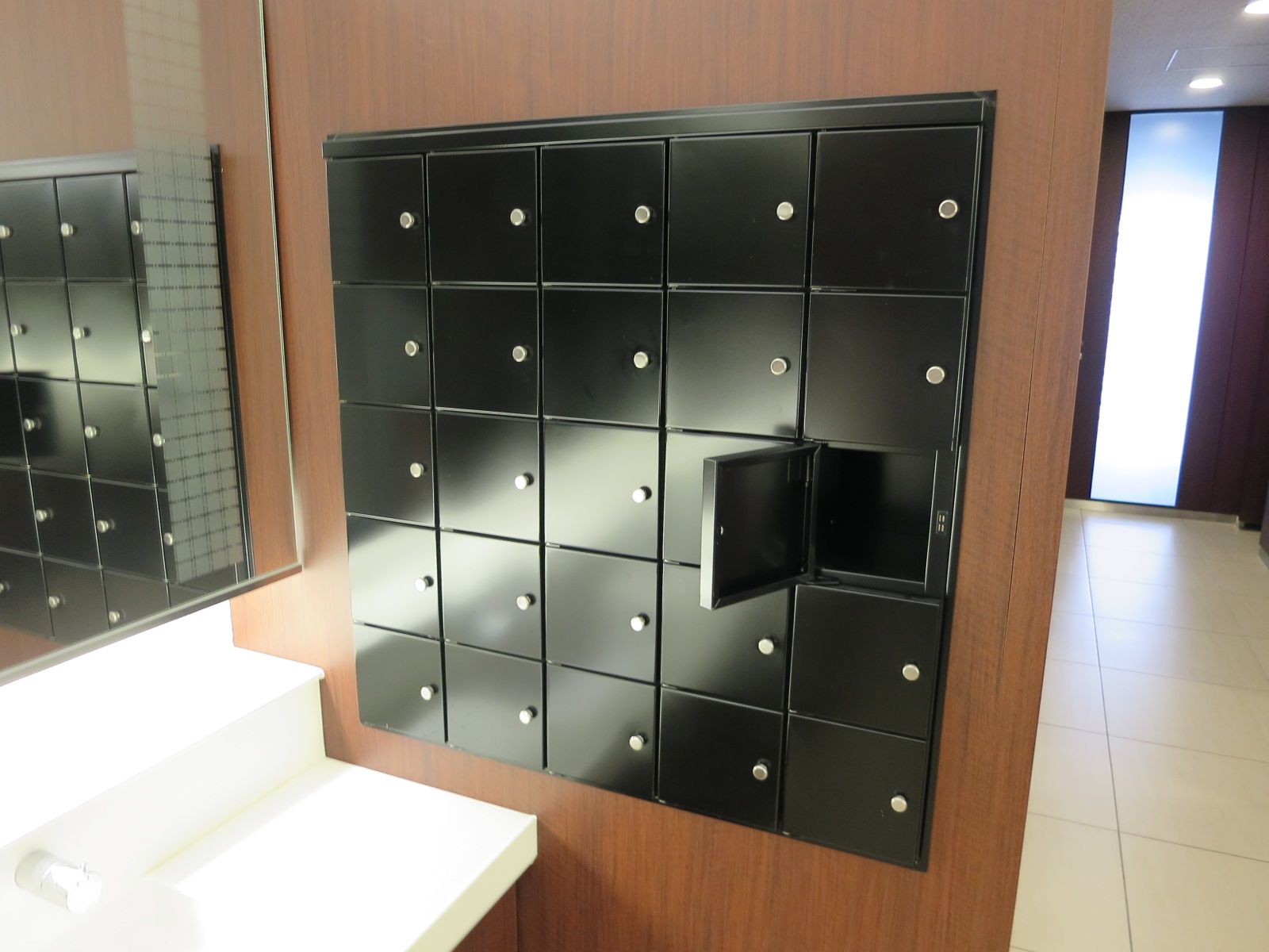 女性トイレ収納