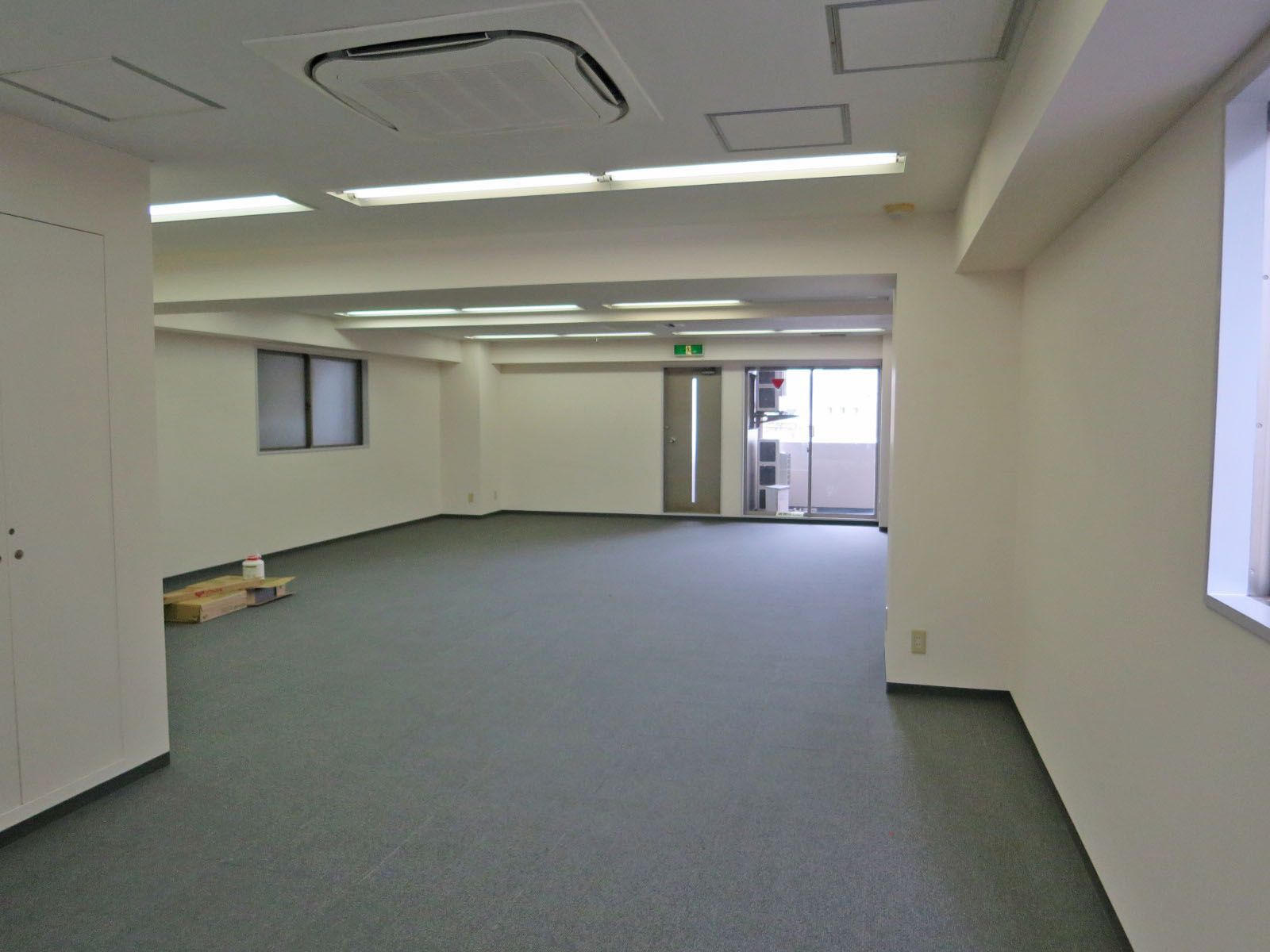 オフィス室内参考画像