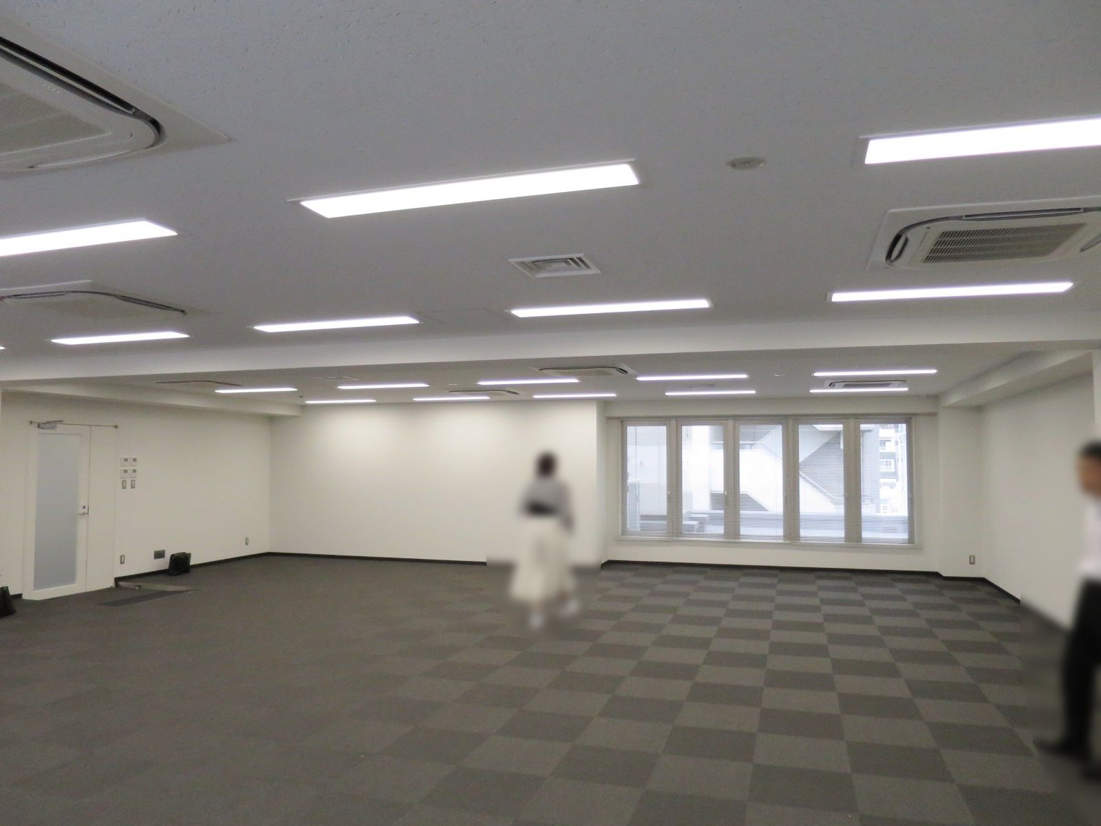 別角度の様子