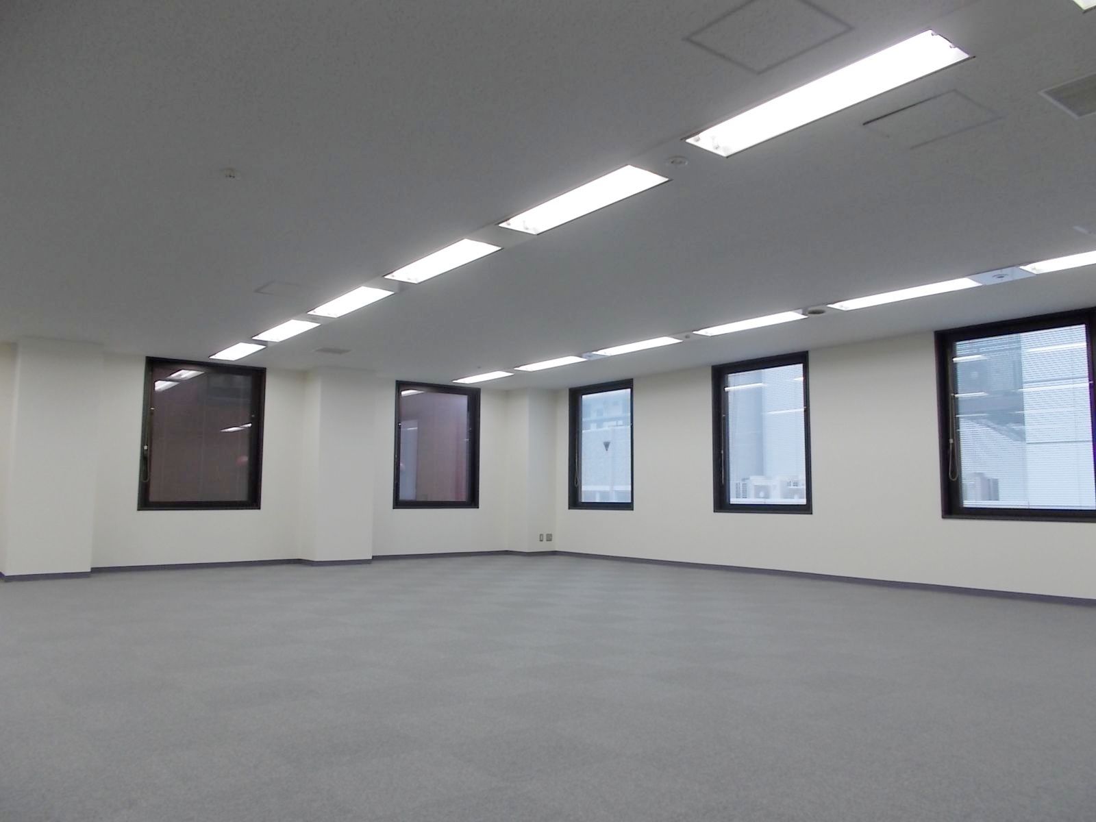 オフィス室内参考画像
