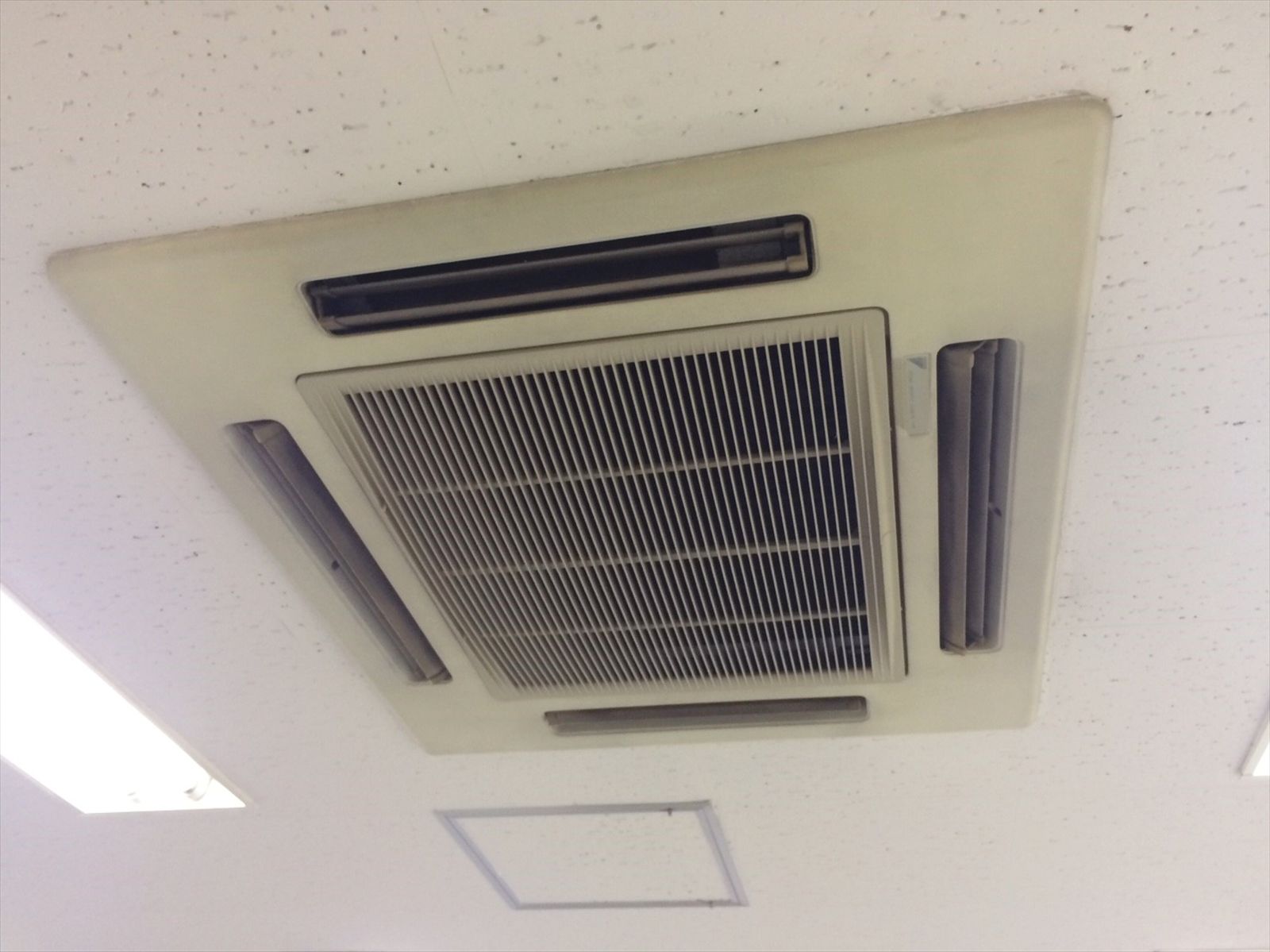 空調吹き出し口