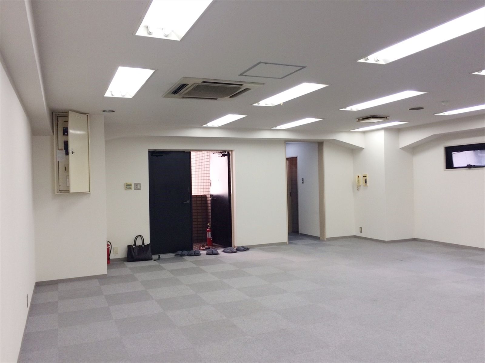 貸室奥から見た様子