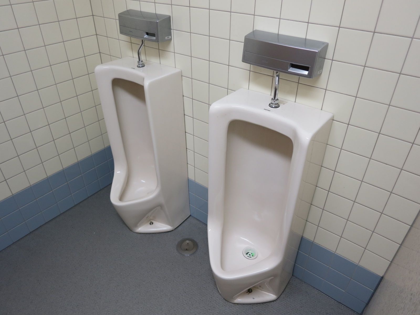 男性用トイレ
