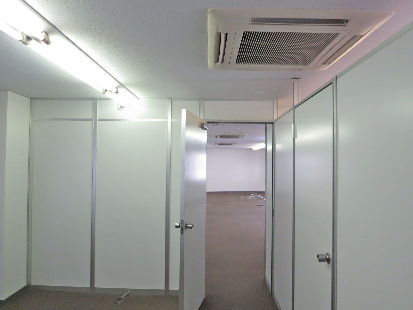 貸室出入口
