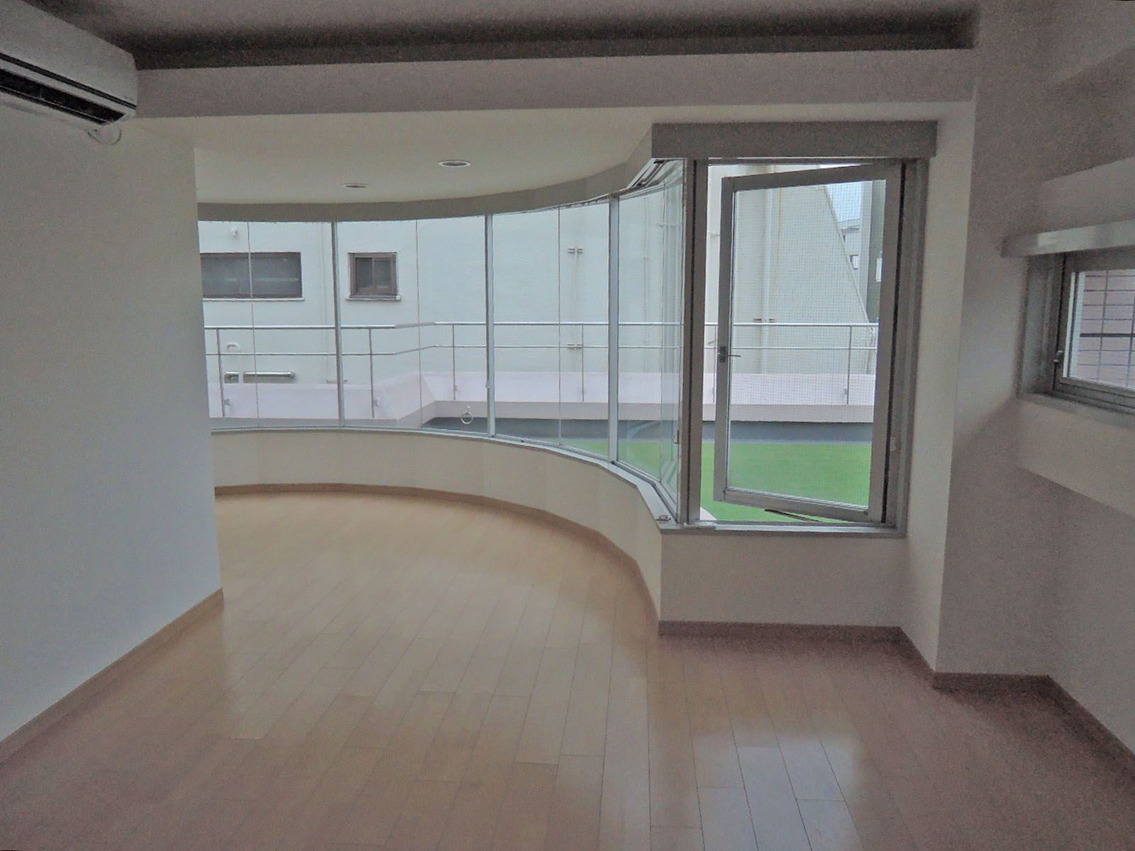 オフィス室内参考画像（302号室）