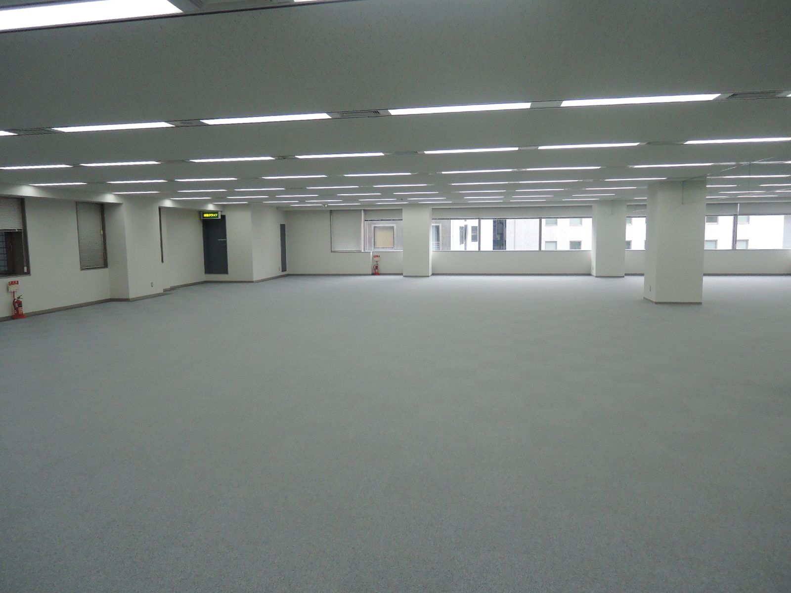 オフィス室内参考画像