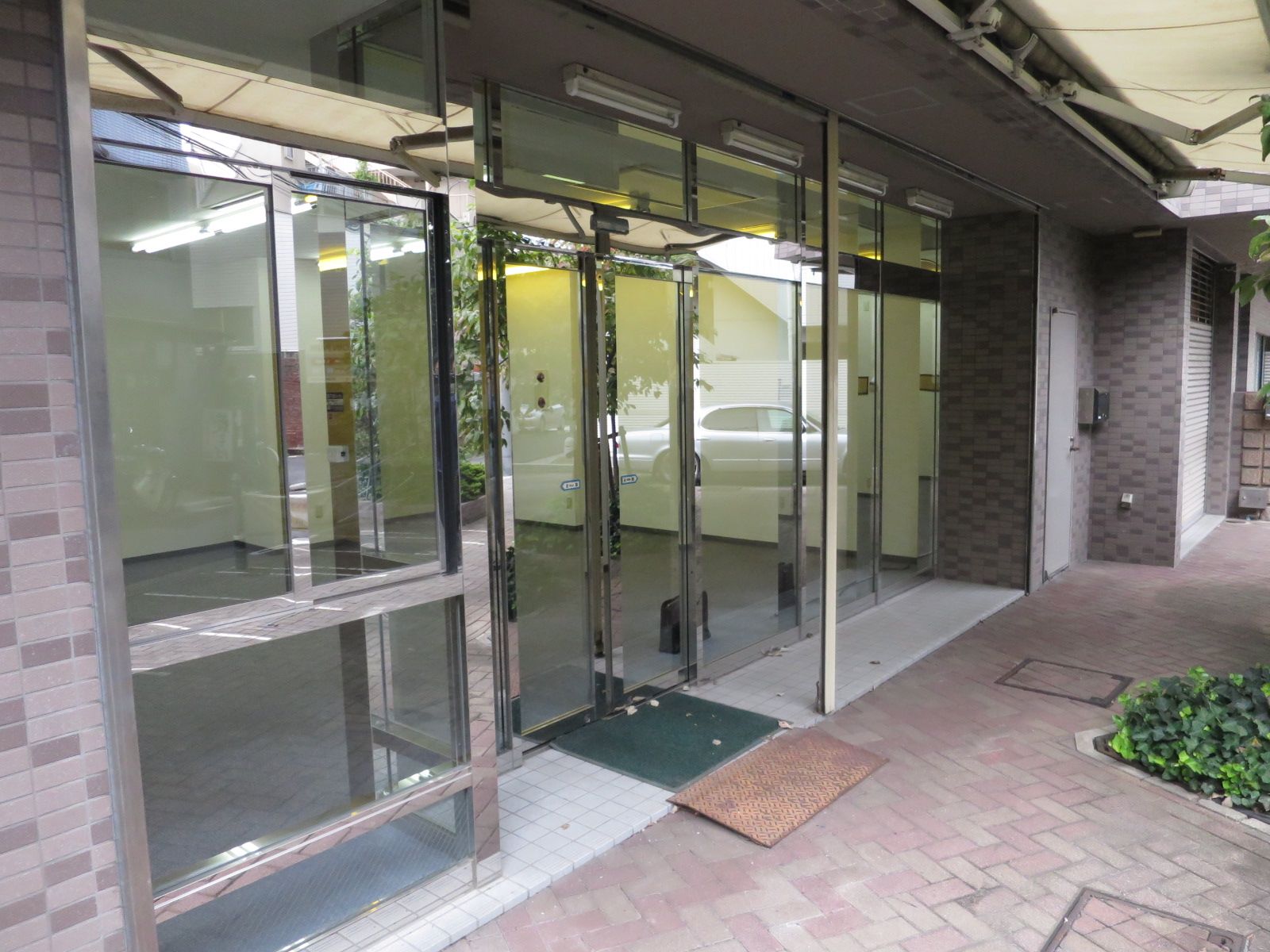 貸室出入口（103号室）