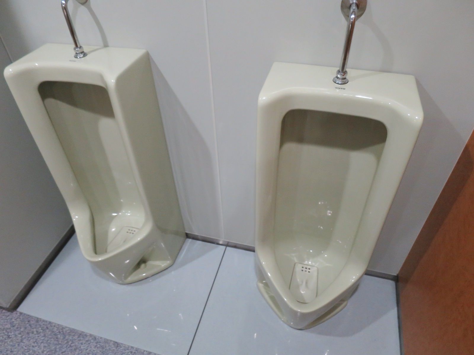 男性用トイレ