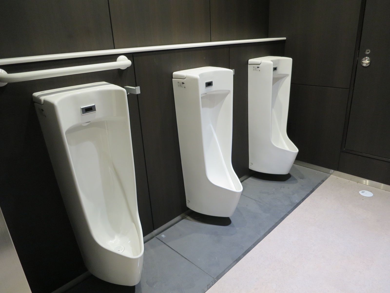 男性用トイレ