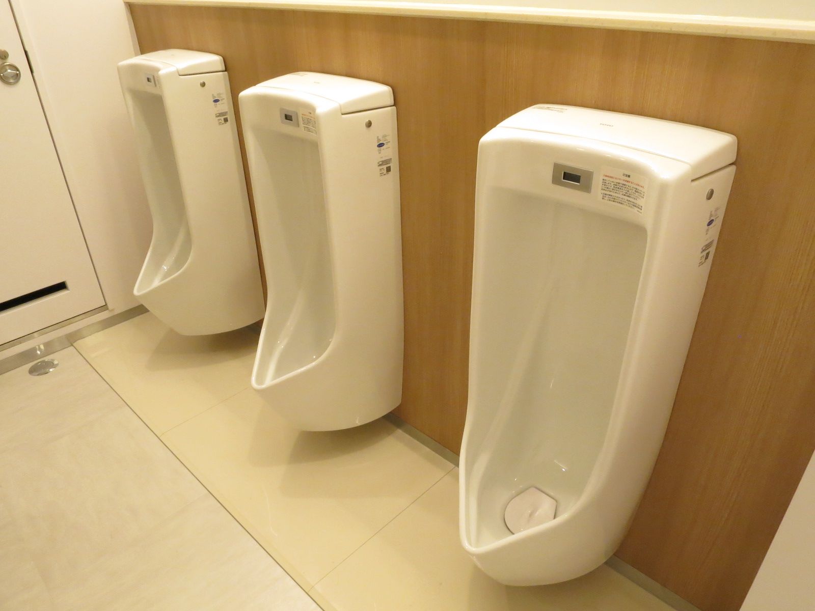 男性用トイレ