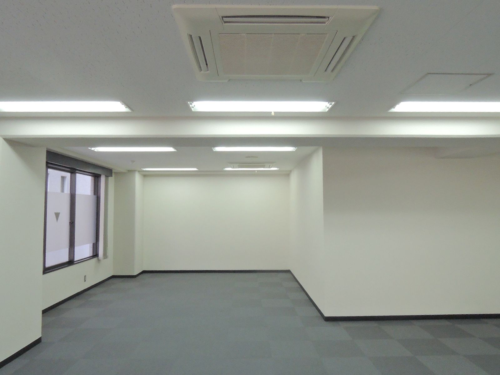 オフィス室内参考画像（302号室）